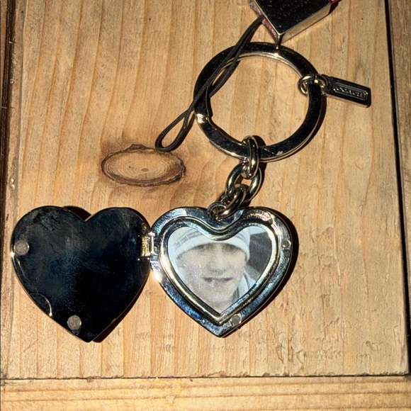 Coach Pink Heart Locket Keychain Signature C Wristlet Bag Charm Y2K - Picture 6 of 8